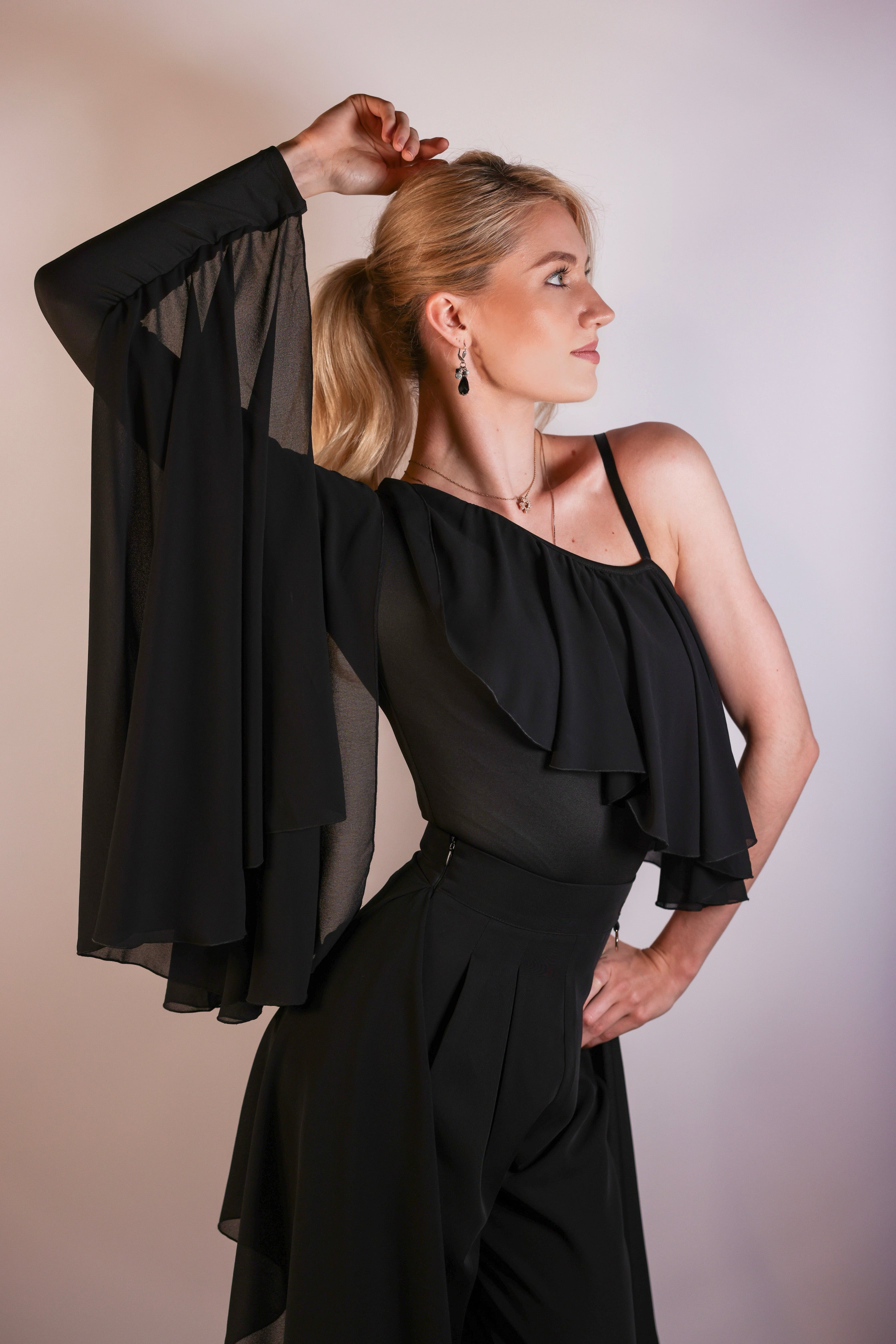 One-Shoulder Bodysuit - Midnight Black